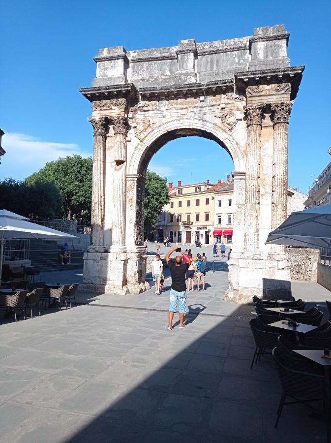 Apartman Oliva Pula Exteriér fotografie